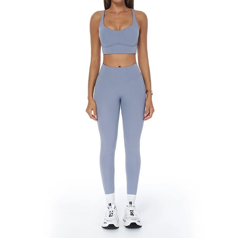 Light Wear Women’s Gym Set – Leggings and Top for Training
